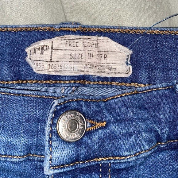 Free People - Shark Bite Raw-Hem Ripped Crop Skinny Jeans in Blue - Picture 11 of 15